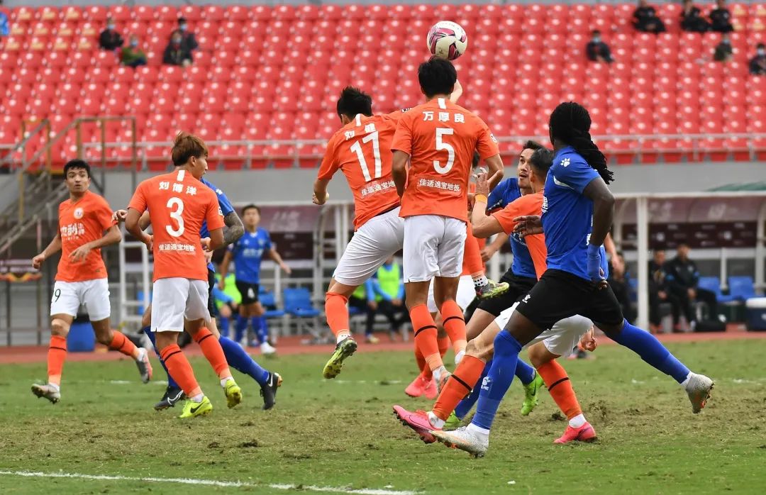 Kaiyun体育App下载-门兴格拉德巴赫训练开放日，赛前内部沟通引欢呼，中超在即，心理建设被强调(莱比锡红牛vs门兴格拉德巴赫)