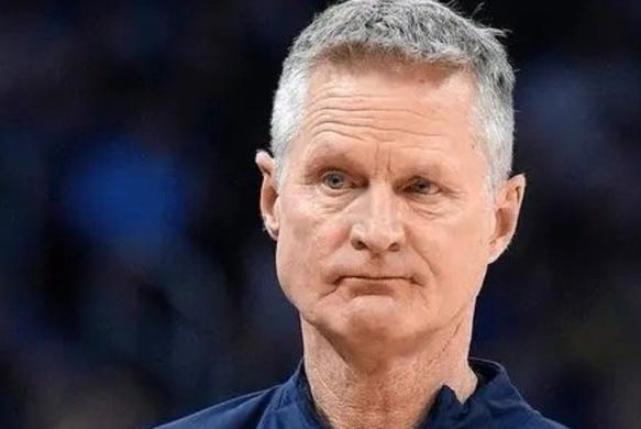 开云·体育官网-罗马训练开放日，今晨更衣室发声引欢呼，NBA季后赛在即，资深球员宣示担当的简单介绍